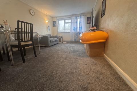 2 bedroom apartment for sale, Dauphine Court, Spencer Road, Harrow