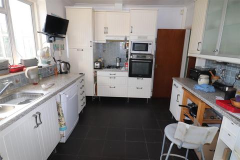 271 Court Road, Orpington, BR6 9BY