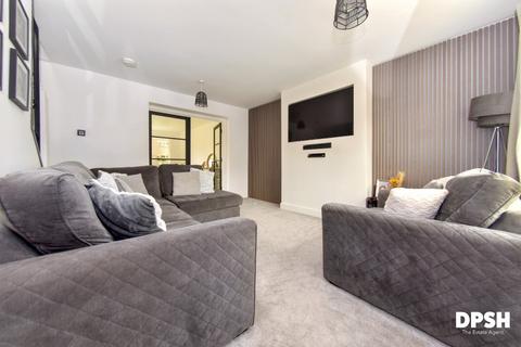 3 bedroom detached house for sale, Woodcross, Churwell, Leeds