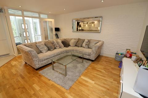 2 bedroom maisonette for sale, Guildford Street, Chertsey, Surrey, KT16