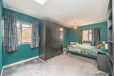 3 bedroom flat for sale, Percy Road, London W12