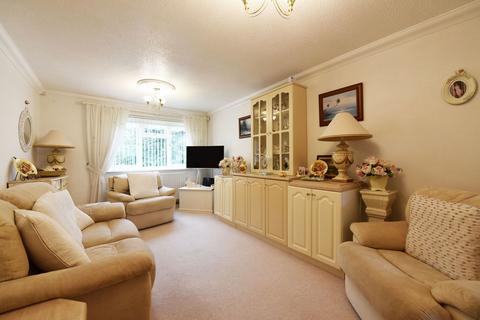 Dunston Close, Kingswinford DY6