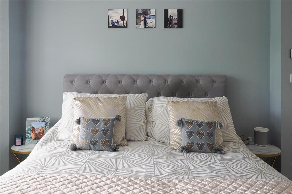 Bedroom One (2).jpg