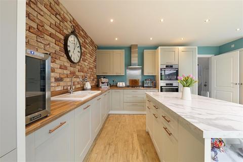 4 bedroom detached house for sale, Bancord Avenue, Herne Bay