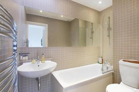 3 bedroom flat to rent, Ifield Road, London, SW10