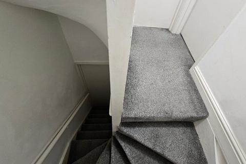 3 bedroom terraced house to rent, Harold Mount, Hyde Park, LS6 1PW
