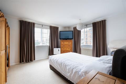 undefined, Corner Fielde, London SW2