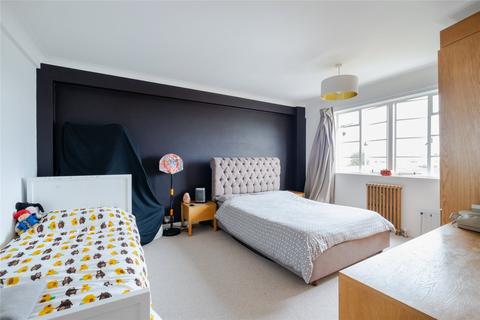 67 Corner Fielde, London, SW2 4TJ