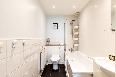 2 bedroom flat to rent,  Newent Close, London SE15