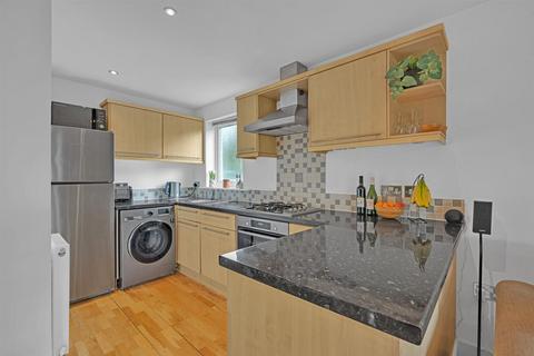 2 bedroom apartment for sale, Beckenham Grove, Shortlands, Bromley, BR2