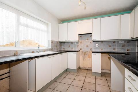 undefined, Farnborough GU14