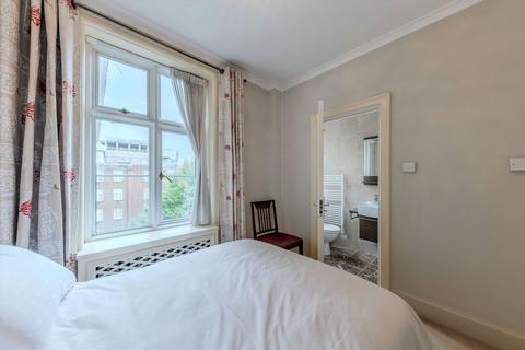 undefined, Chesterfield Gardens, London W1J