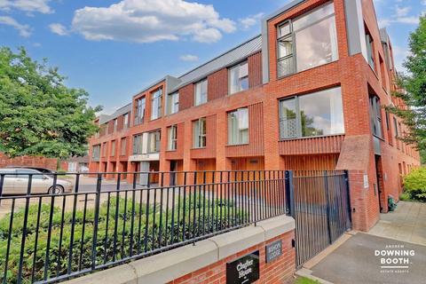 2 bedroom apartment for sale, Chapter House, Monks Close, Lichfield, WS13 6QR - No Upward Chain & City Centre
