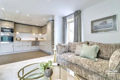 2 bedroom apartment for sale, Chapter House, Monks Close, Lichfield, WS13 6QR - No Upward Chain & City Centre