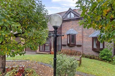 2 bedroom terraced house for sale, Hylton Road, Petersfield