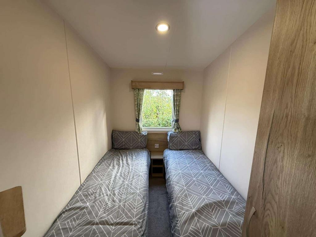 Twin Bedroom