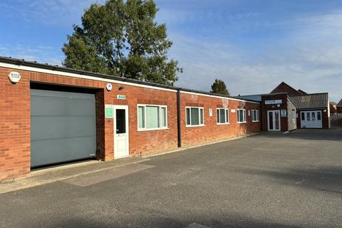 Warehouse to rent - Towcester Road, Milton Keynes MK19