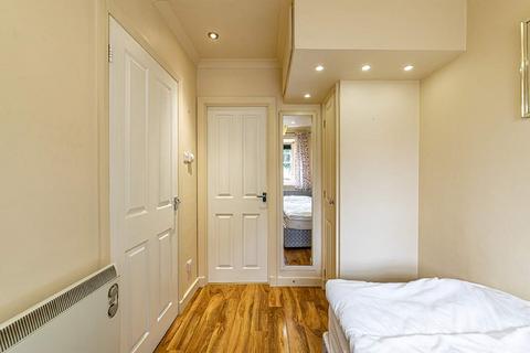 Flat, 3 Abbey Bridge End, Jedburgh, TD8 6JQ