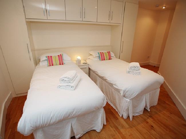 48 Dolphin Quays - 2nd bedroom Expedia.jpg