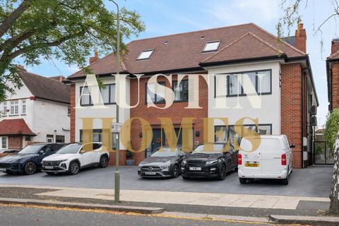 2 bedroom apartment to rent, Sharel Court, The Ridgeway, London NW11