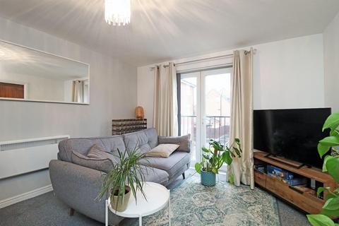 2 bedroom apartment for sale, Lawnhurst Avenue, Wythenshawe