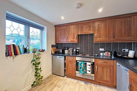 2 bedroom apartment for sale, Lawnhurst Avenue, Wythenshawe