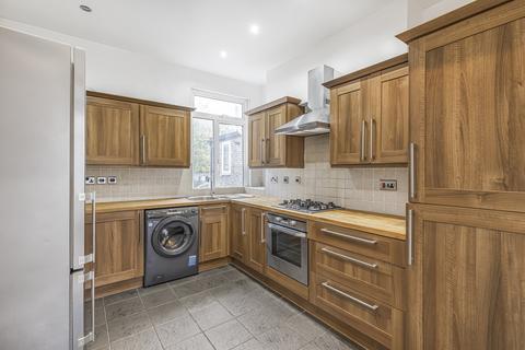 3 bedroom flat for sale, Plough Road, London, SW11