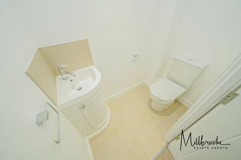 4 bedroom semi-detached house to rent, Leigh Road, Atherton, M46