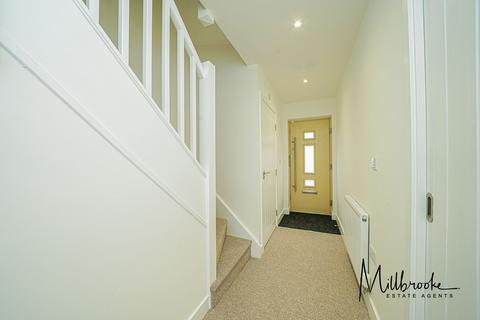 4 bedroom semi-detached house to rent, Leigh Road, Atherton, M46