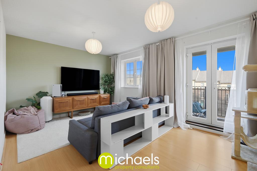 Living Room/Dining Area