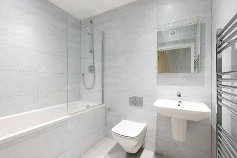 2 bedroom flat to rent, St. James's Parade, Bath, Somerset, BA1