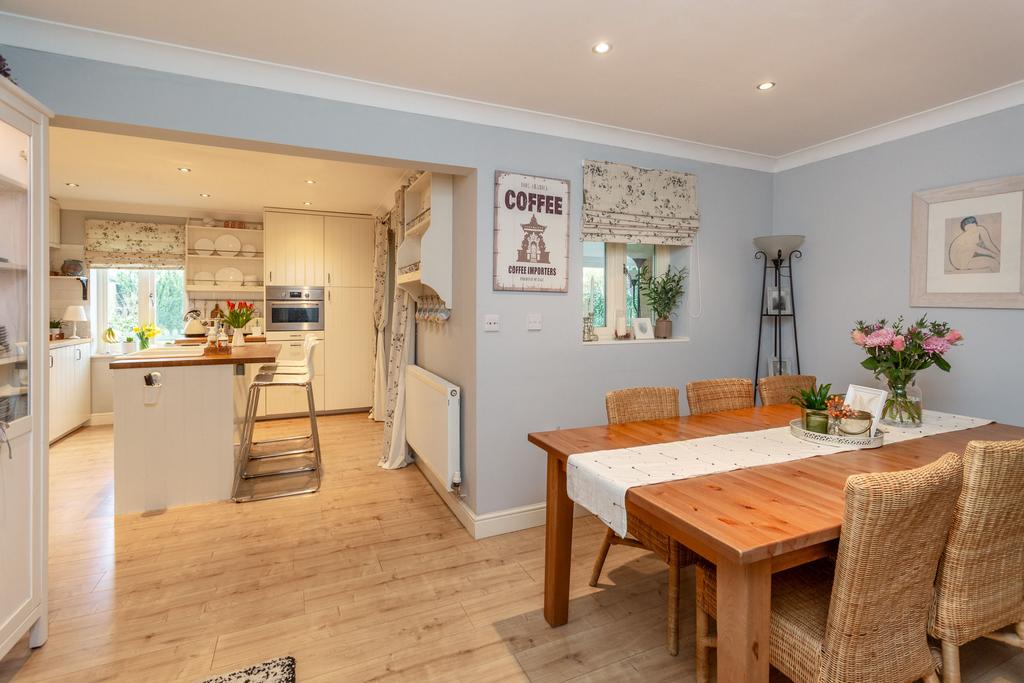 Diningroomkitchen
