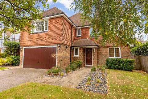 5 bedroom detached house for sale, Maynard Close, Crawley RH10