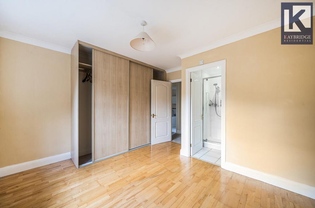 Corner Farm Close, Tadworth - KT20 5 SJ