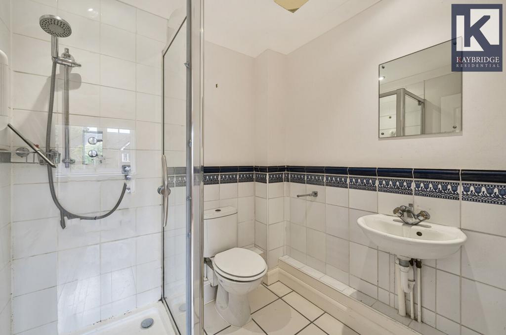 Corner Farm Close, Tadworth - KT20 5 SJ