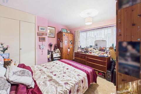 3 bedroom semi-detached house for sale, Wymering Road, Aylesbury