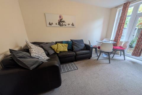 4 bedroom house share to rent, Marlborough Road, Beeston, NG9 2HG
