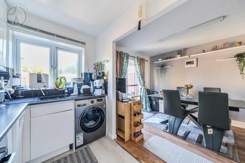 49 Fairfield Close, Mitcham, CR4 3RF
