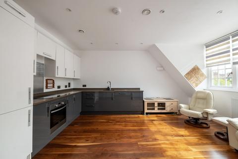 2 bedroom apartment for sale, Lesbourne Road, Linden Court Lesbourne Road, RH2