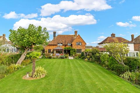 4 bedroom detached house for sale, Rattle Road, Pevensey BN24