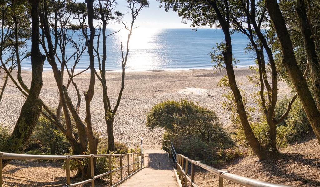 Highcliffe Beach
