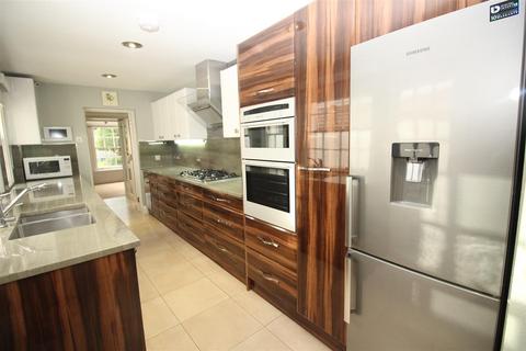 undefined, Waggon Road, Barnet EN4