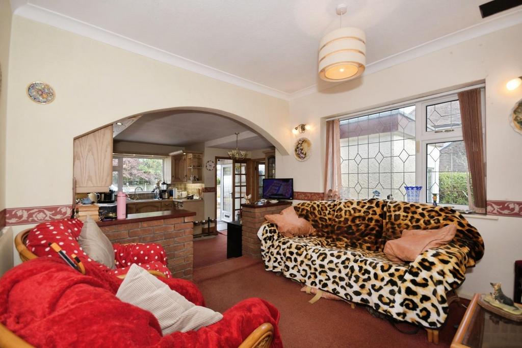 SITTING ROOM.jpg