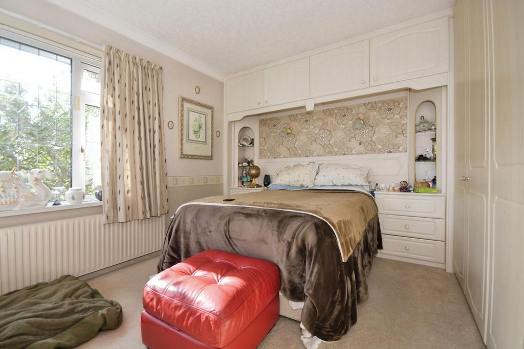 BEDROOM 1.jpg