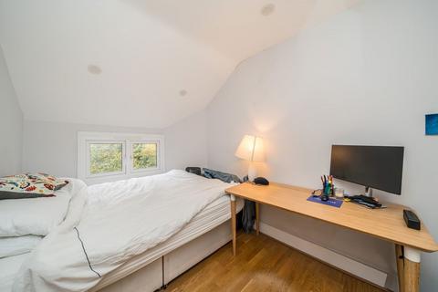 2 bedroom flat to rent, Leathwaite Road, London SW11