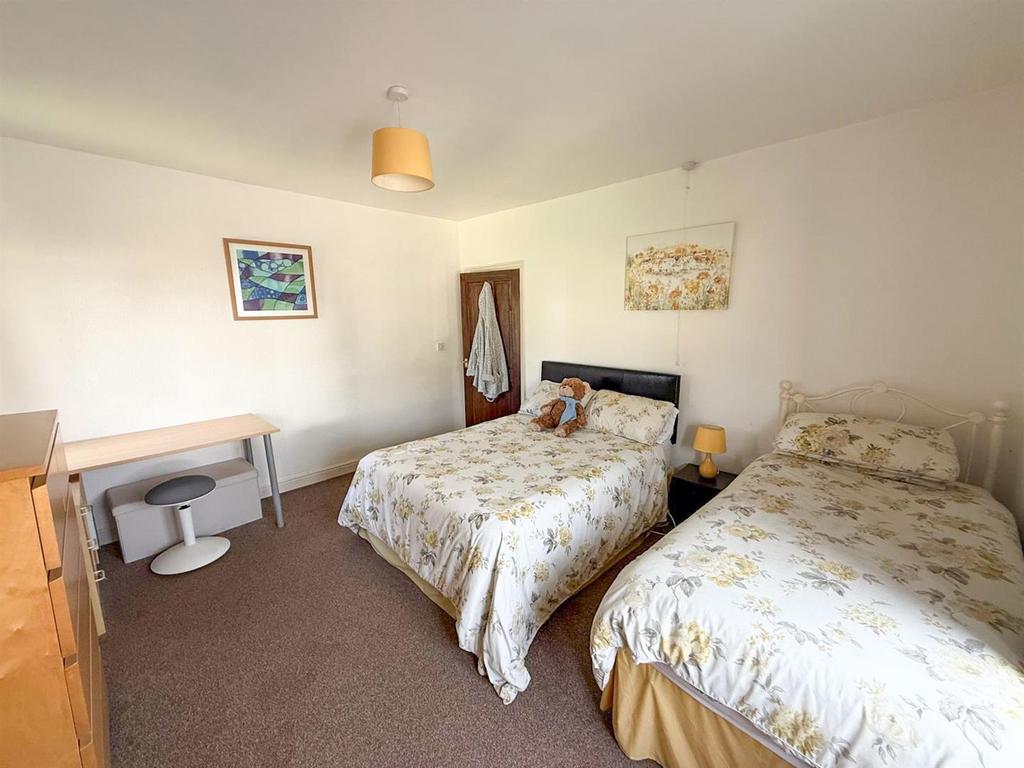 3 bed semi, Steeton