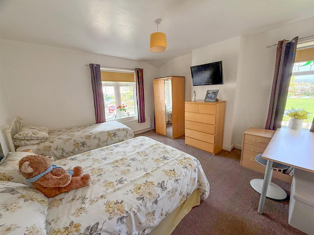 3 bed semi, Steeton