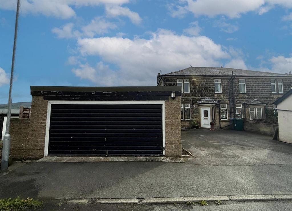 3 bed semi, Steeton