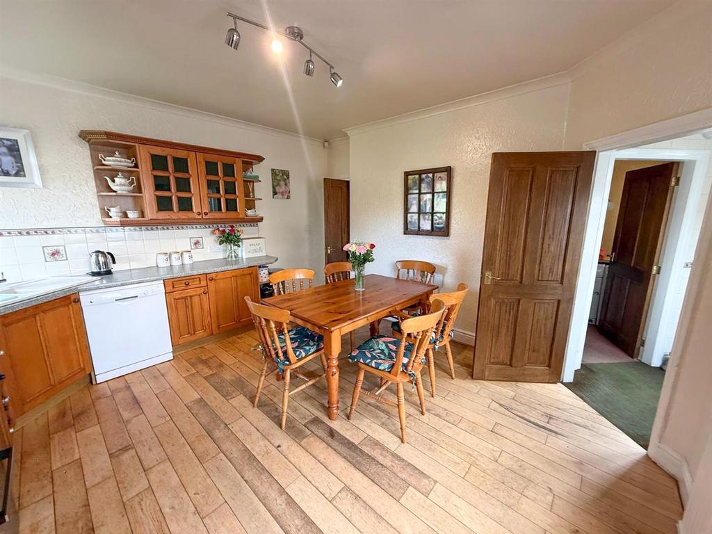 3 bed semi, Steeton