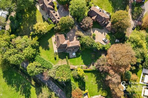 undefined, Riversdale, Bourne End, SL8